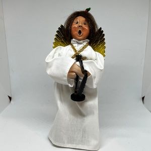 Byer's Choice Angel Caroler